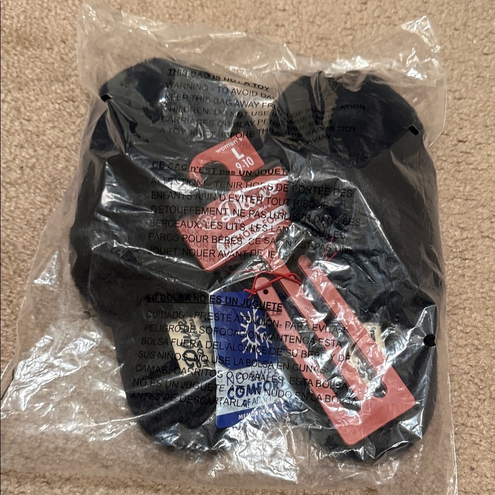 Dearfoams Black Deluxe Slippers